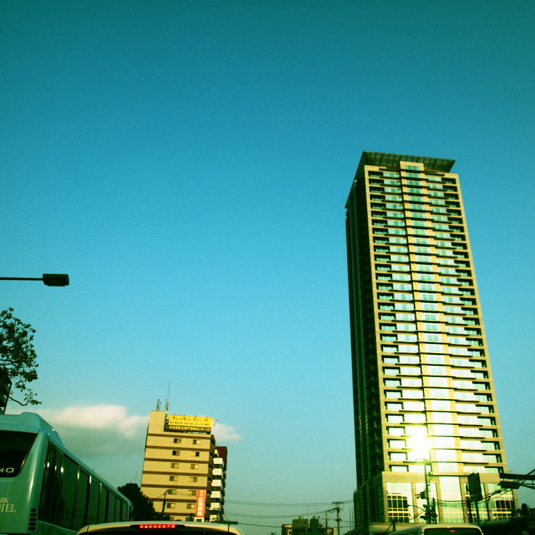 空とマンション